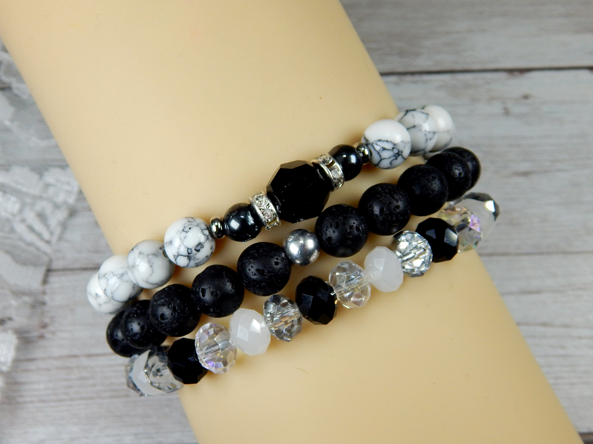 3 Black Bead Bracelets Made With Small Seed Beads Black and -   Black  beaded bracelets, Small bead bracelet, Silver bead bracelet